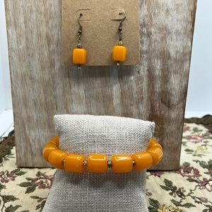 Vintage Bakelite Beaded Bracelet with matching earrings.